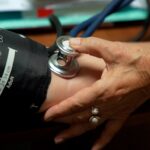 Medicīnas personālam no Ukrainas Latvijā būs jāapliecina valsts valodas zināšanas