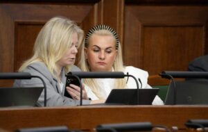 Tiek gatavots lēmumprojekts par Saeimas deputātes nosūtīšanu uz valodas pārbaudi