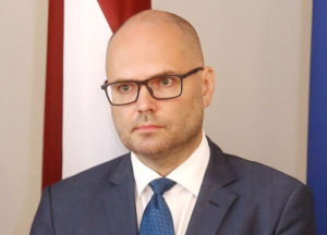 Ivars Āboliņš: Latvijā ir tikai viena valsts valoda – latviešu