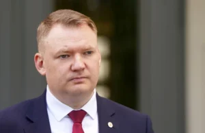 Atbalsta grozījumus par valsts valodas nostiprināšanu